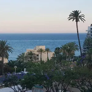 apartamento-junto-al-mar-en-puerto-marina.es-andalucia.com/