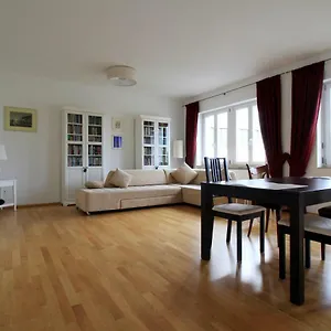 luxury-city-apartment-view-of-river-and-castle.com-bavaria.com/